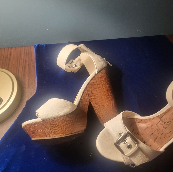 Guess heels - Picture 4 of 4